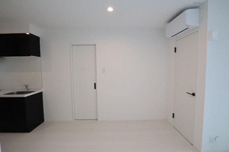 �y�����E���r���O�z�@