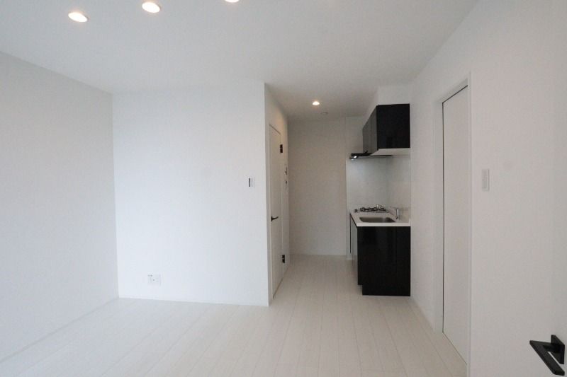 �y�����E���r���O�z�@