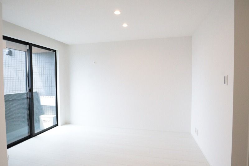 �y���ԁE���r���O�z�@