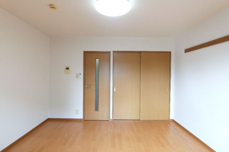 �y�����E���r���O�z�@