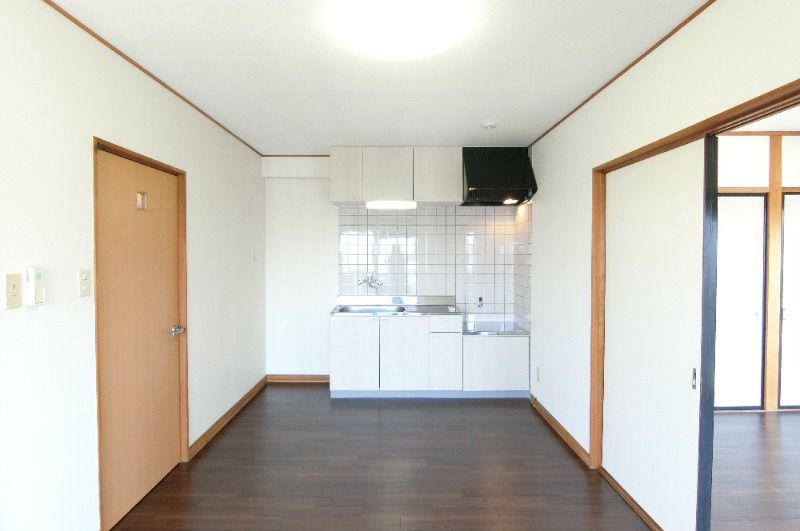 �y�����E���r���O�z�@