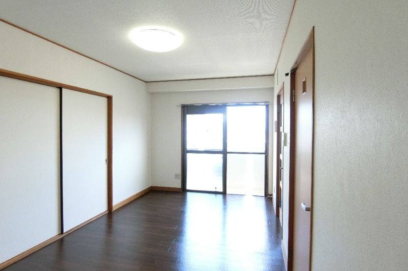 �y���ԁE���r���O�z�@